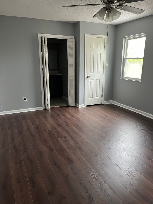 Building Photo - 1413 Kings Row