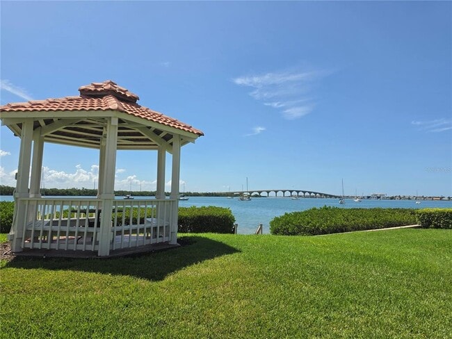 Building Photo - 6295 Bahia Del Mar Cir