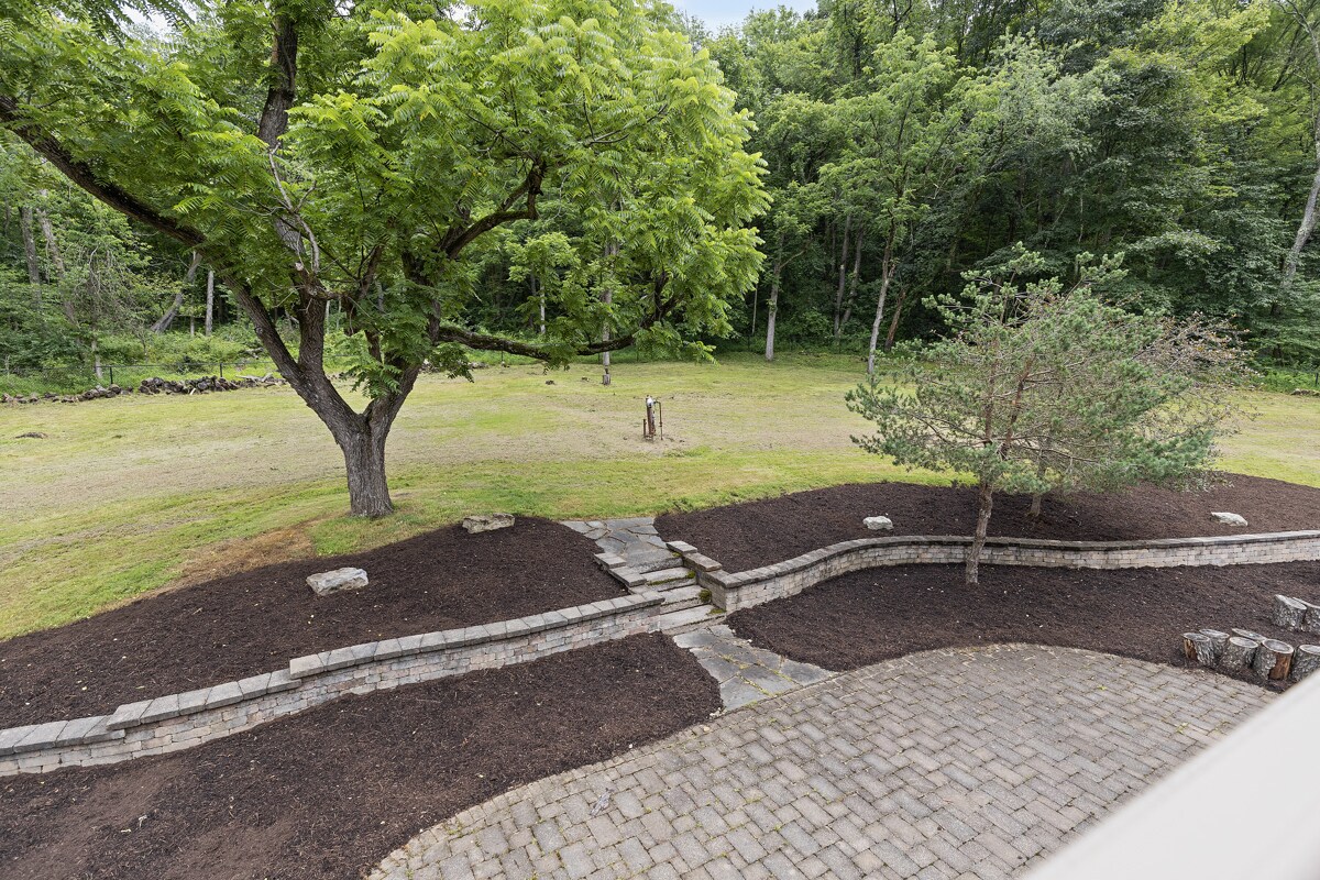 Building Photo - 5150 Mamont Rd