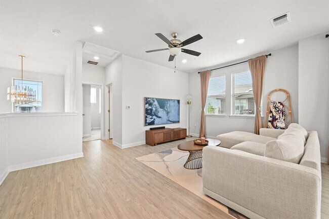 Building Photo - 8411 Leroi Dr