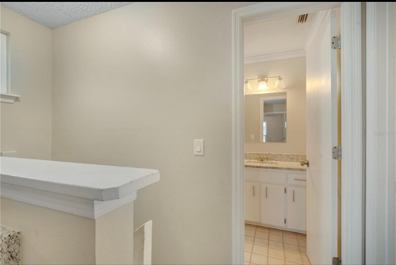Building Photo - 2614 Quail Run Blvd N
