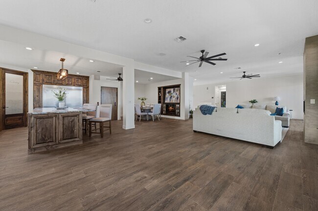 Building Photo - 11707 Edgewater Ct
