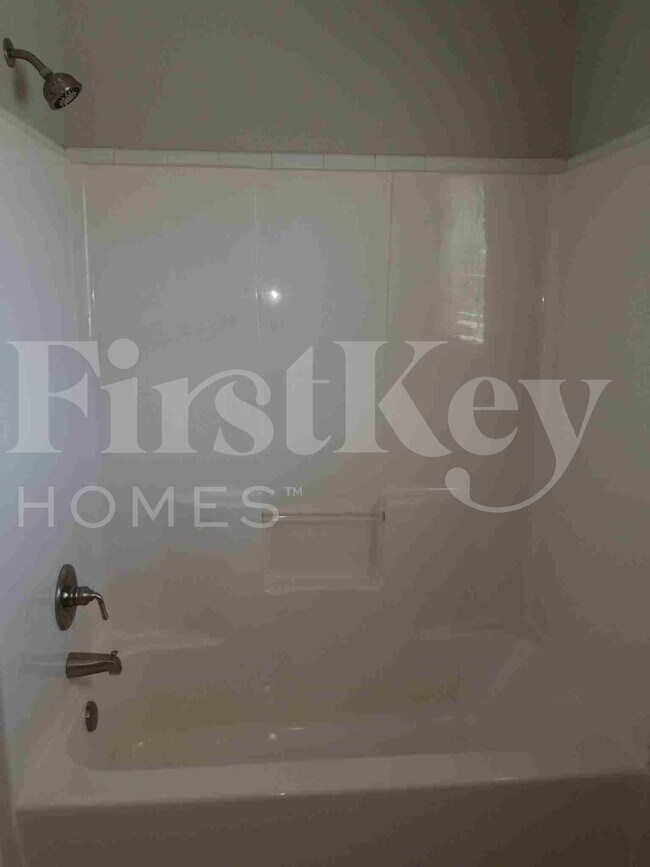 Building Photo - 1911 Chestnut Oak Ln