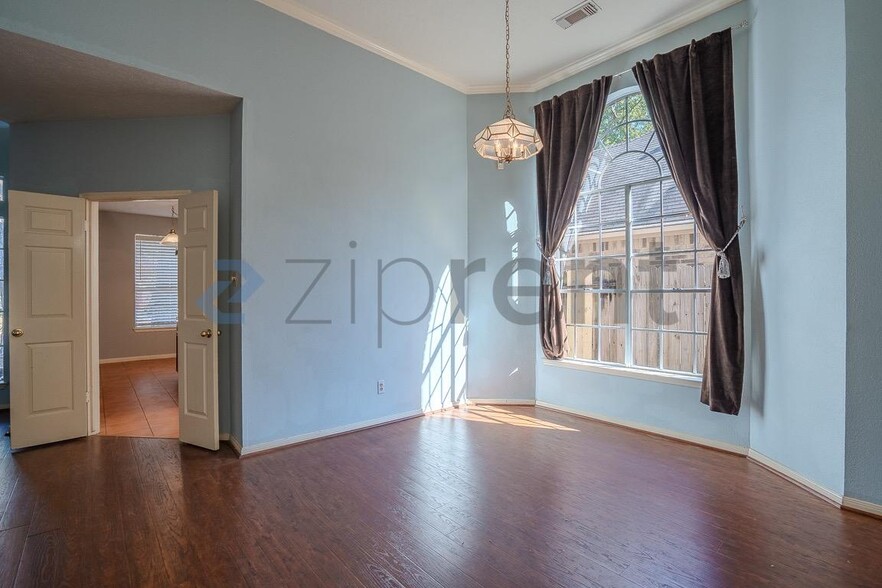 Building Photo - 16023 Gladebrook Glen Ln