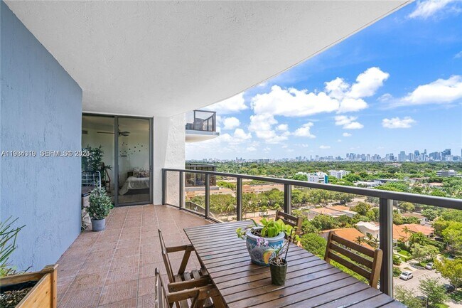 Building Photo - 2301 SW 27th Ave