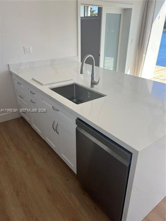 Building Photo - 6484 Miami Lakes Dr