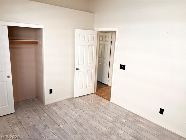Building Photo - 41 Sahalee Dr
