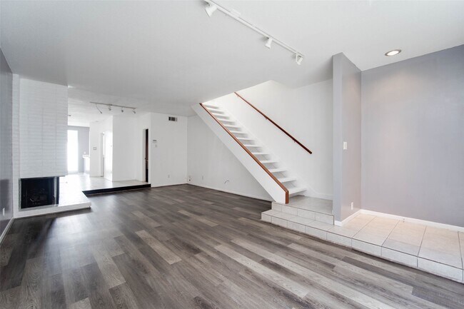 Building Photo - 6311 Riverview Way