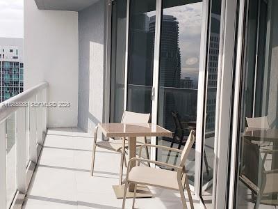 Building Photo - 495 Brickell Ave