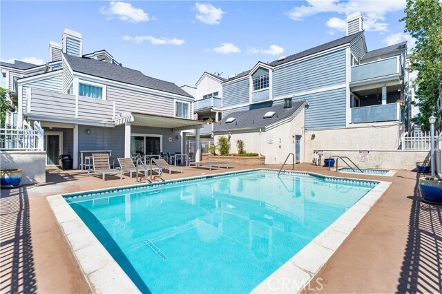 Building Photo - 628 Daisy Ave