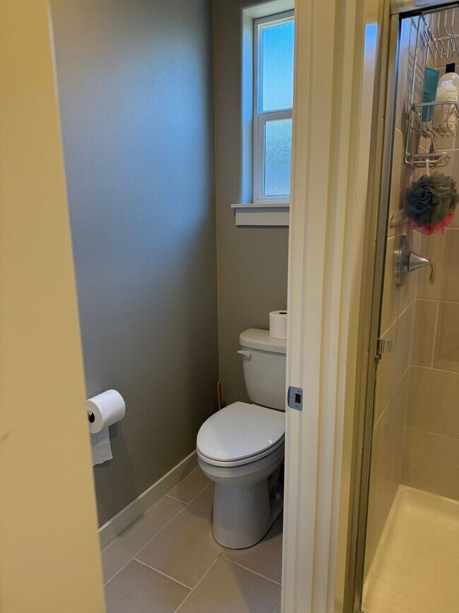 Building Photo - Beautiful 4-bdr with Bonus Loft and 3-car garage in Sisters!