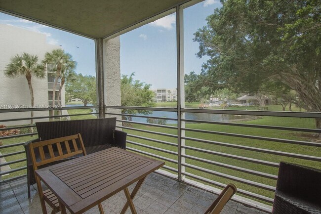 Building Photo - 9330 Lagoon Pl