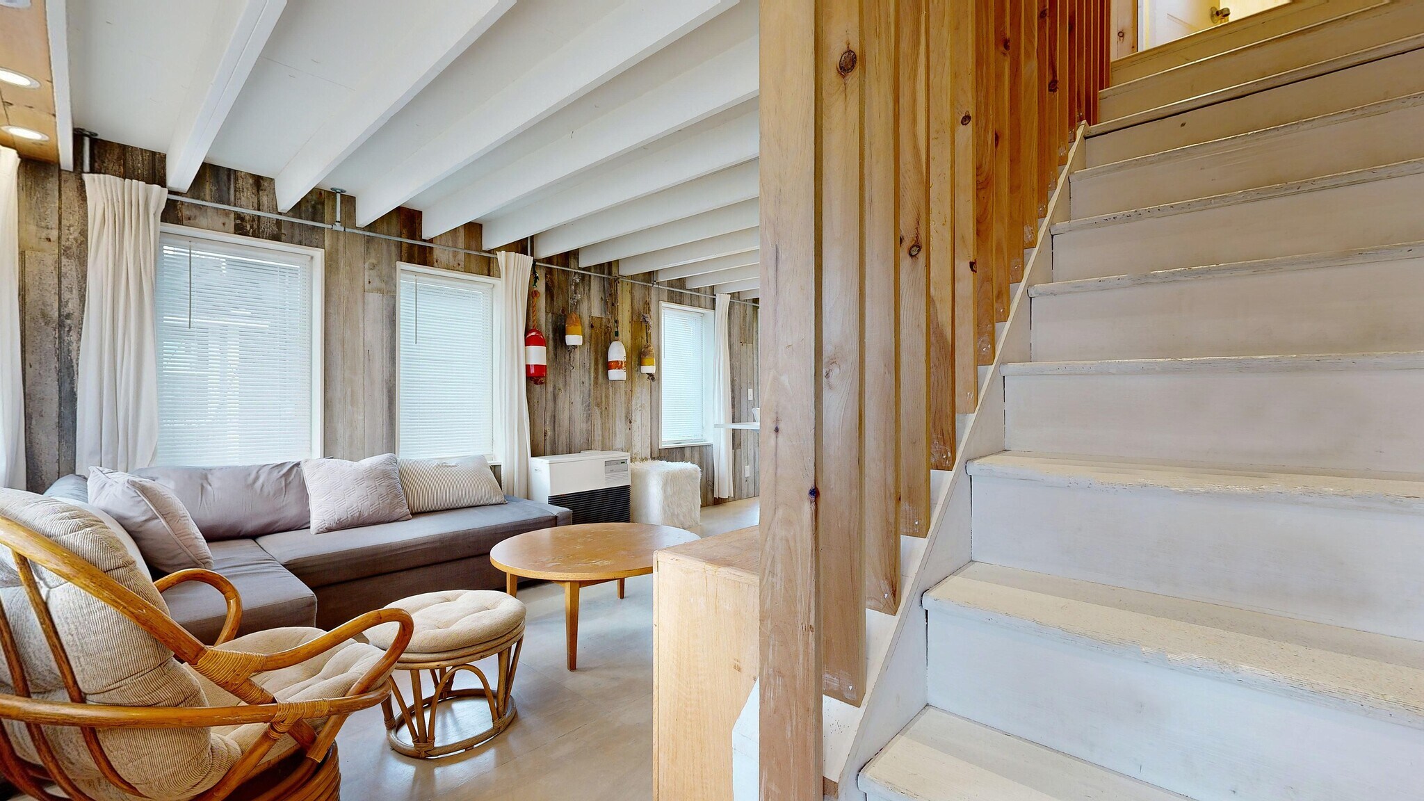 Building Photo - 42 Evergreen Ave