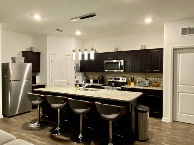 Building Photo - 16119 Florets Dr