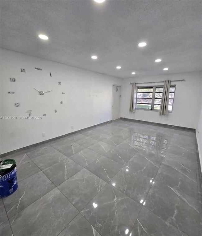 Building Photo - 5130 SW 40th Ave