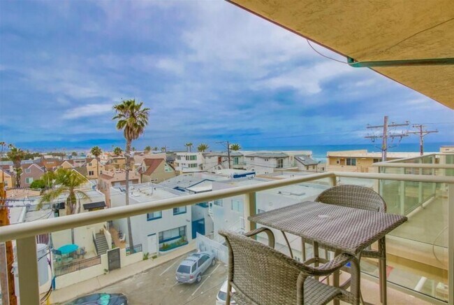 Building Photo - 725 Redondo Ct