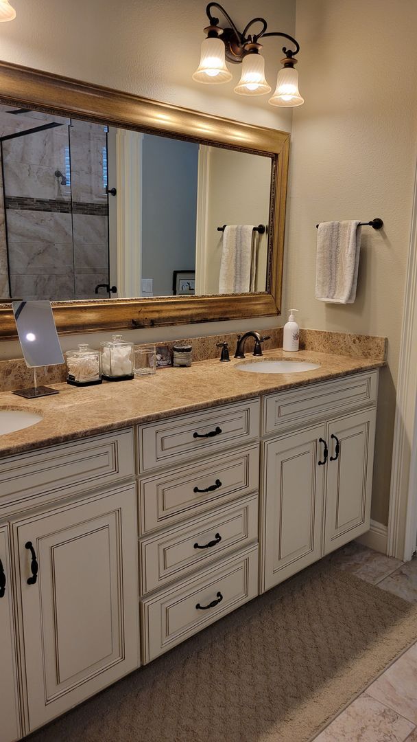 Building Photo - Seasonal stunning 5/5 pool home west of trail near Siesta Key!