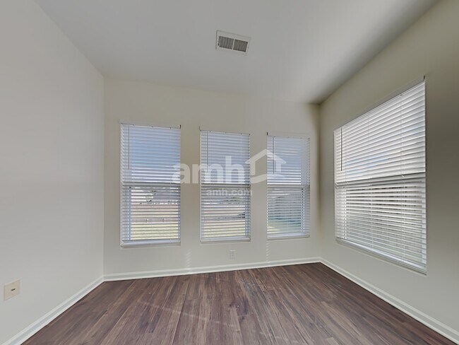 Building Photo - 136 Marinella Dr