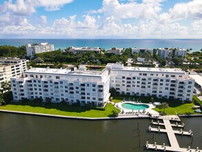 Building Photo - 2840 S Ocean Blvd