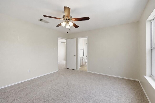 Building Photo - 10316 Garbacz Dr
