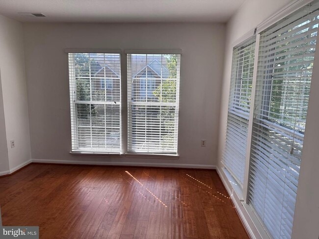 Building Photo - 5960 Millrace Ct
