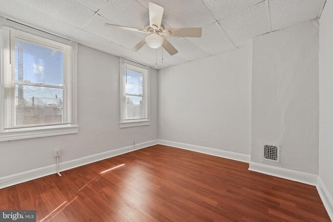 Building Photo - 733 S Conkling St