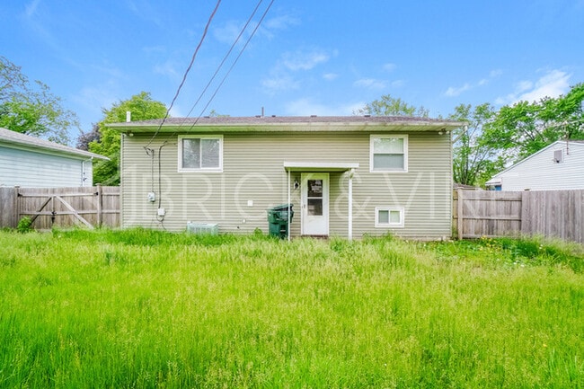 Building Photo - 5034 Cryodon Blvd N