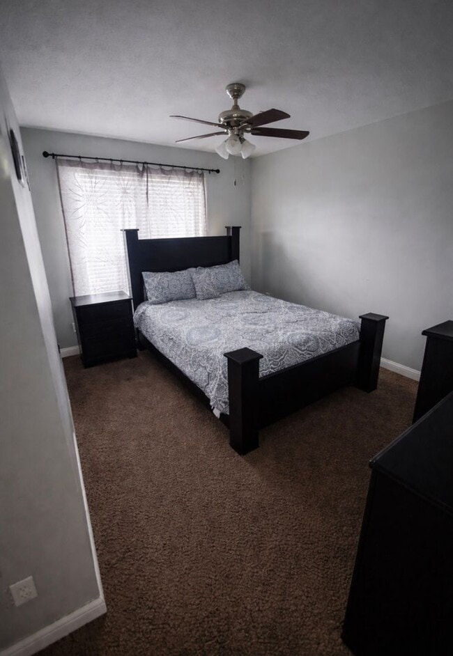 Building Photo - 183 Twin Lakes Dr