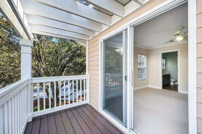 Building Photo - Whitney Lakes End Unit Townhome on Johns Island