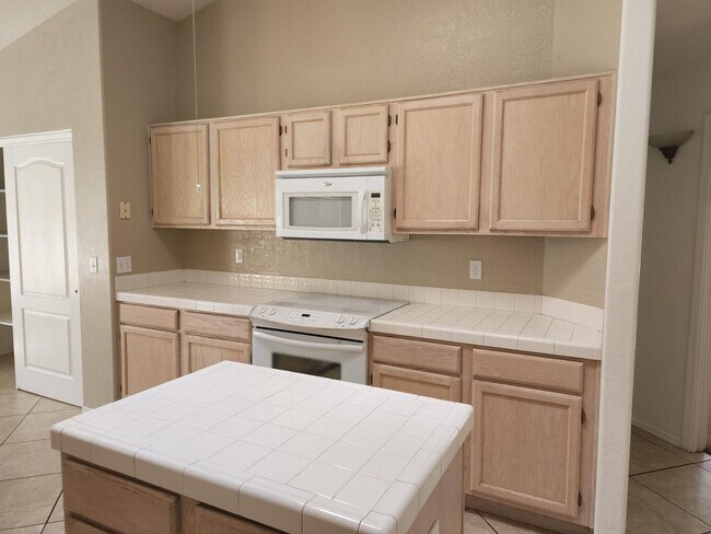 Building Photo - 1126 W Grand Caymen Dr