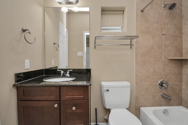 Building Photo - 1137 W 24th St