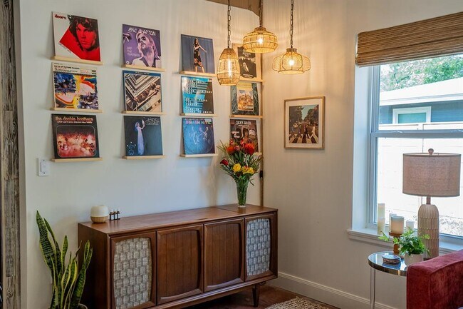 Building Photo - 5200 St Georges Green