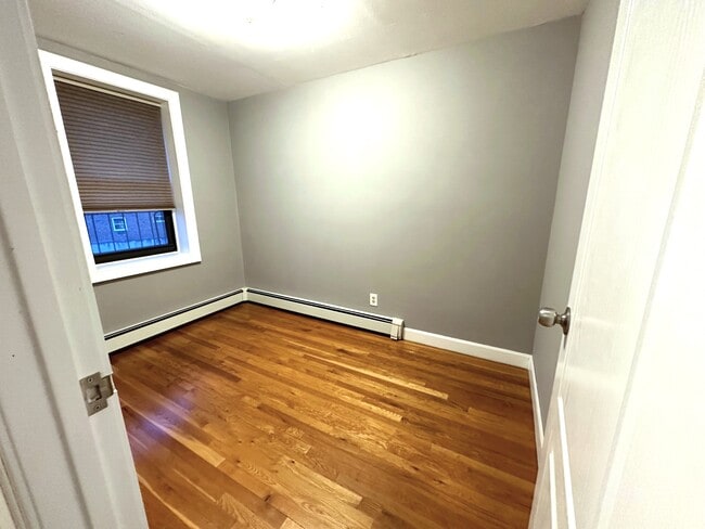 2nd Bedroom - 101 Jackson Ave