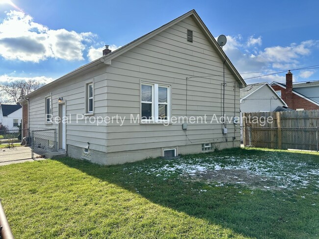 Building Photo - Updated, Spacious 3-Bedroom Ranch