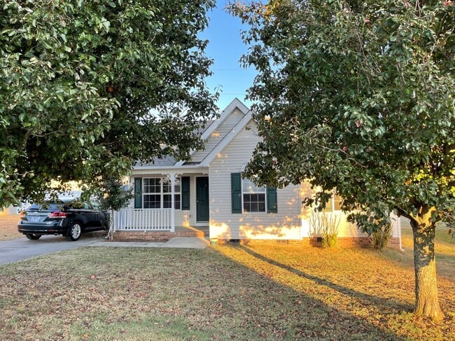 Building Photo - 1604 Baucom Dr