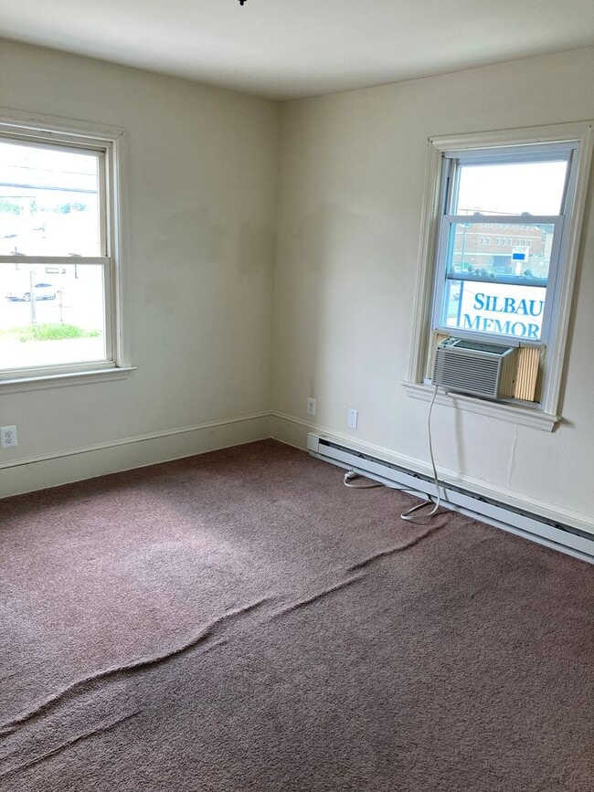 Building Photo - Second Floor One Bedroom Apartment in Aber...