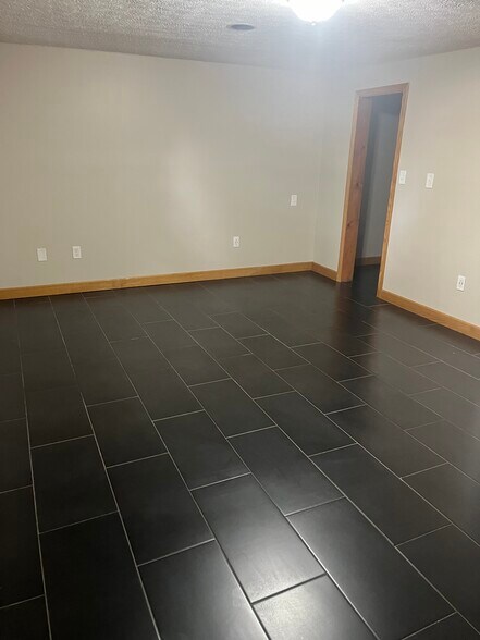 Building Photo - 356 Avonwick Pl