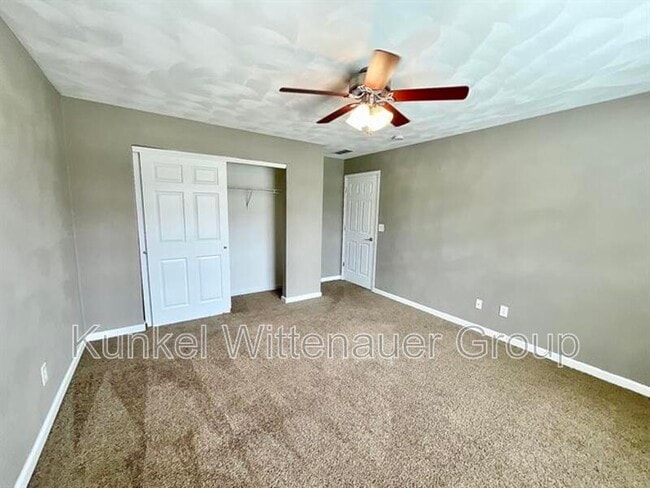 Building Photo - 48 Oak Pointe Cir