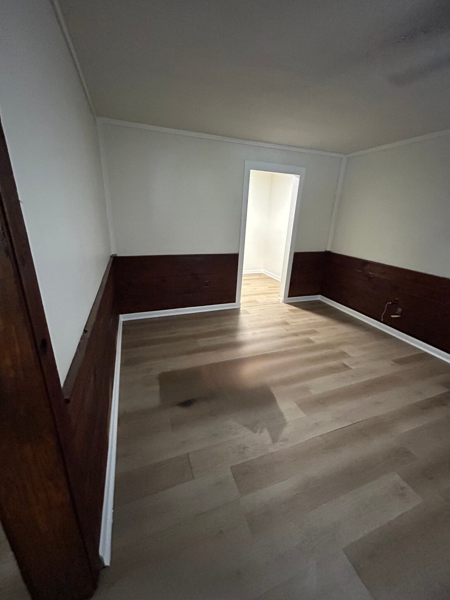 Building Photo - 1423 Woody Dr