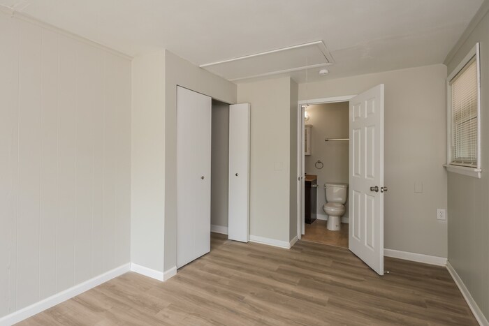 Building Photo - 3899 Timberline Dr