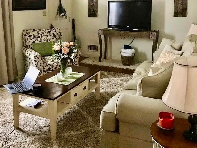 Building Photo - 30 Whipple Ct