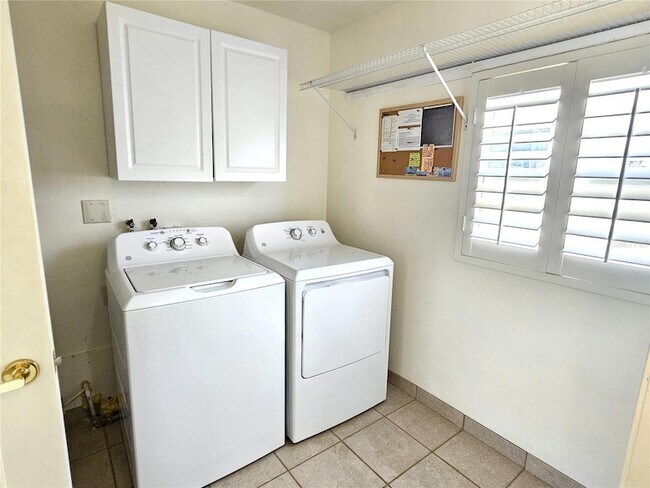 Building Photo - 323 Palmetto Rd W