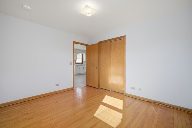 Building Photo - 8645 W Summerdale Ave