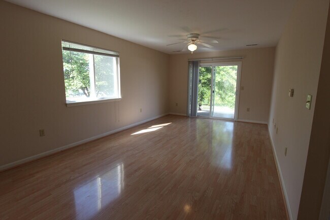 Building Photo - 1518 Timber Creek Dr