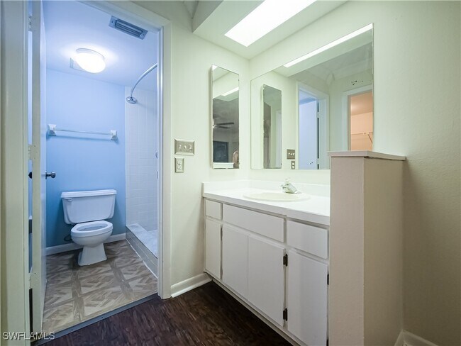 Building Photo - 15125 Parkside Dr