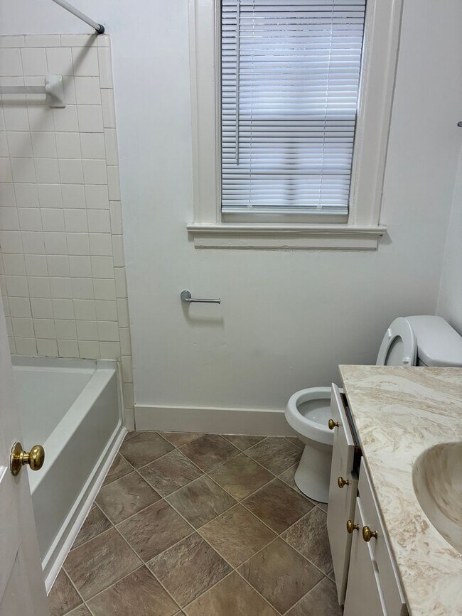 Building Photo - 3326