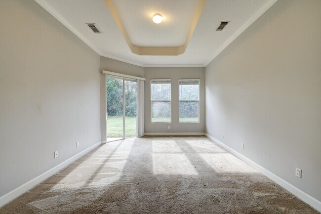 Building Photo - 833 SW Vineland Ct