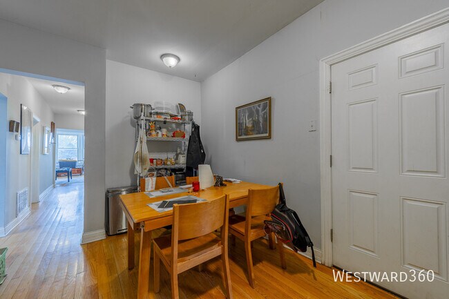 Building Photo - 3025 W Diversey-3