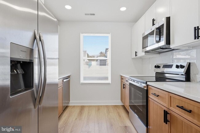 Building Photo - 29 Rocky Pool Ln