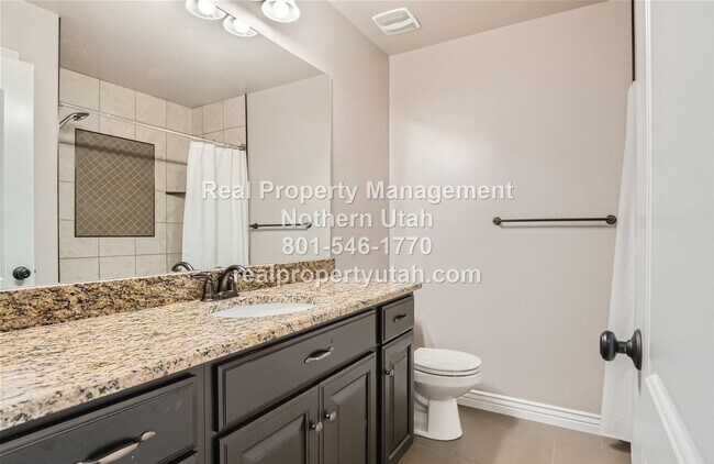 Building Photo - 1795 E Whitetail Dr